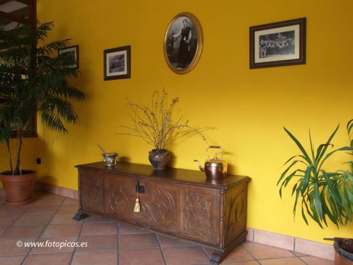 Apartamentos Villa De Cabrales Arenas De Cabrales Dış mekan fotoğraf